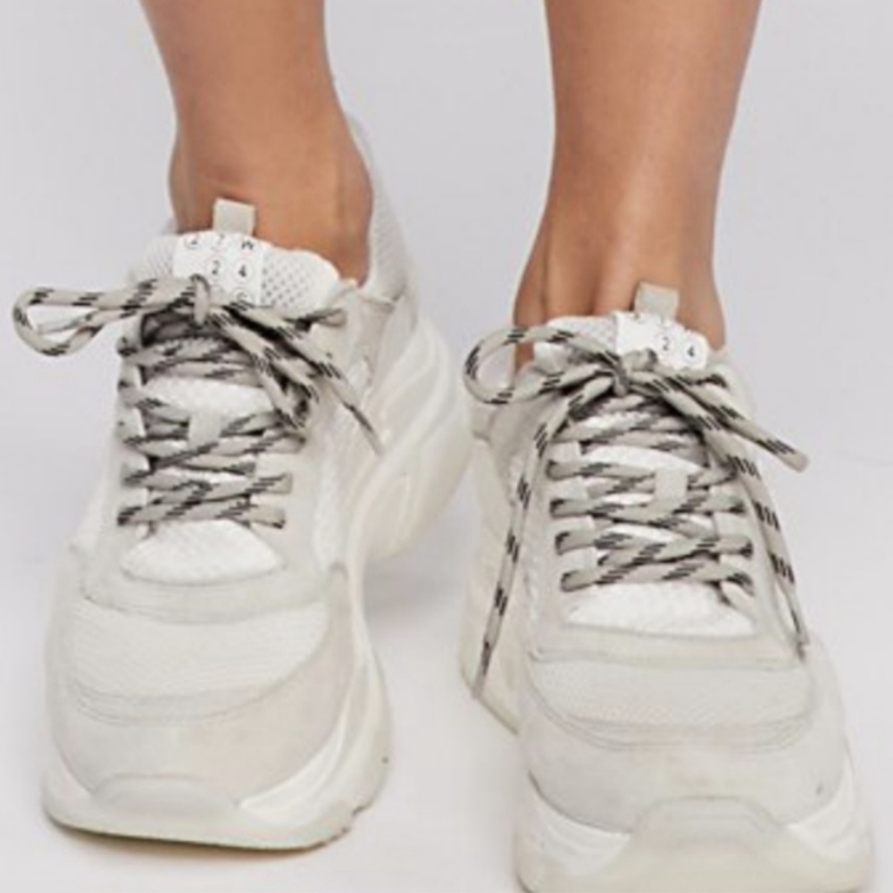 What brand are these sneakers?